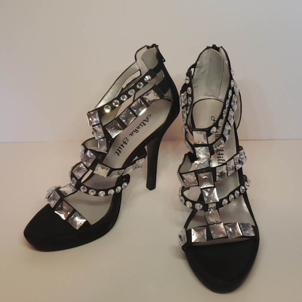 Alisha Hill size 8 black and clear stone heels